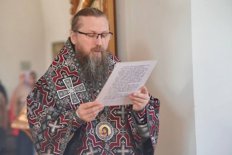 В Великий Четверг епископ Игнатий совершил богослужение в Свято-Троицком Филиппо-Ирапском монастыре