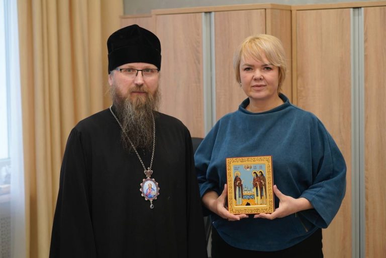 Управляющий Череповецкой епархией совершил освящение школы русской культуры
