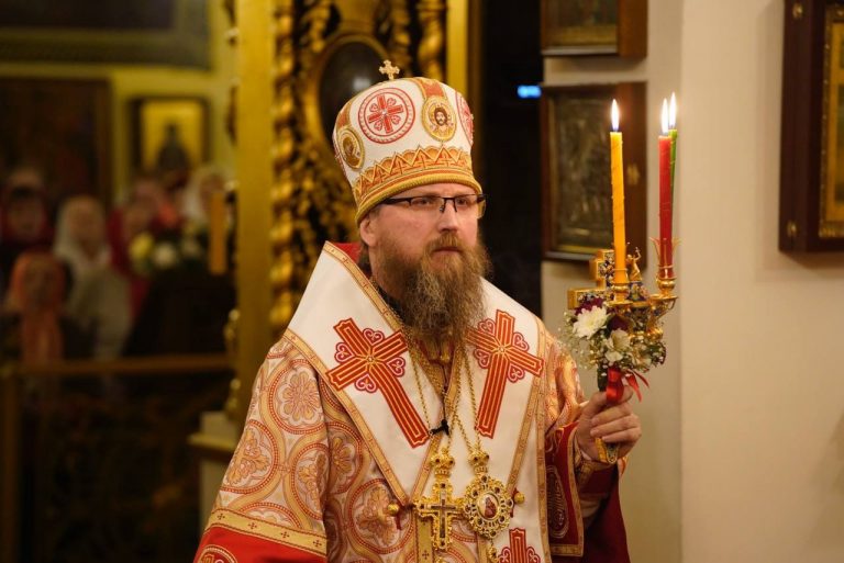 В Праздник Пасхи в Череповце состоялось архиерейское богослужение