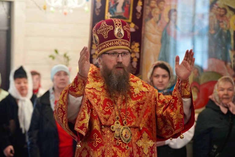 Епископ Игнатий в понедельник Светлой седмицы совершил богослужение в храме преподобного Сергия Радонежского г. Череповца