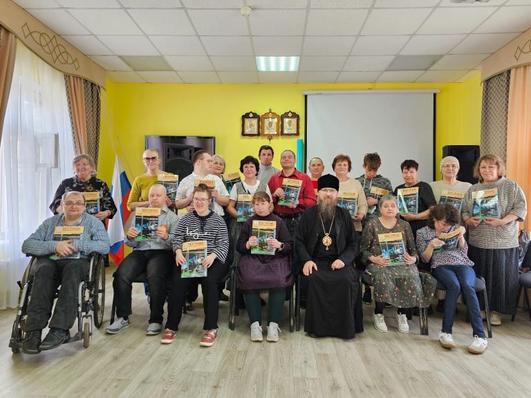 Епископ Игнатий поздравил семейный клуб «Дружба» с праздником Пасхи