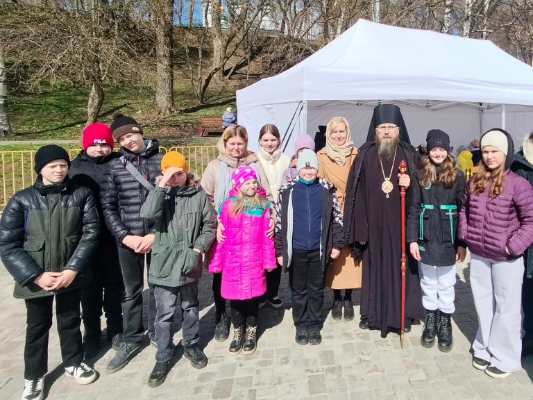 Состоялась поездка воспитанников и педагогов Кадуя в город Череповец на II городской Пасхальный фестиваль «Красная горка»