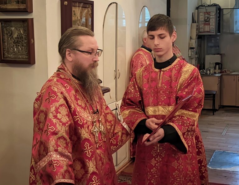 В Неделю о расслабленном епископ Игнатий совершил Литургию в Воскресенском соборе города Череповца