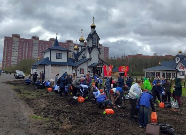 В Череповце у стен храма заложили Аллею Победы к 80-летию Великой Победы