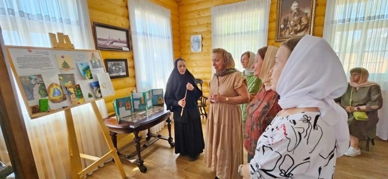 Обучающиеся иконописного класса города Череповца совершили паломническую поездку