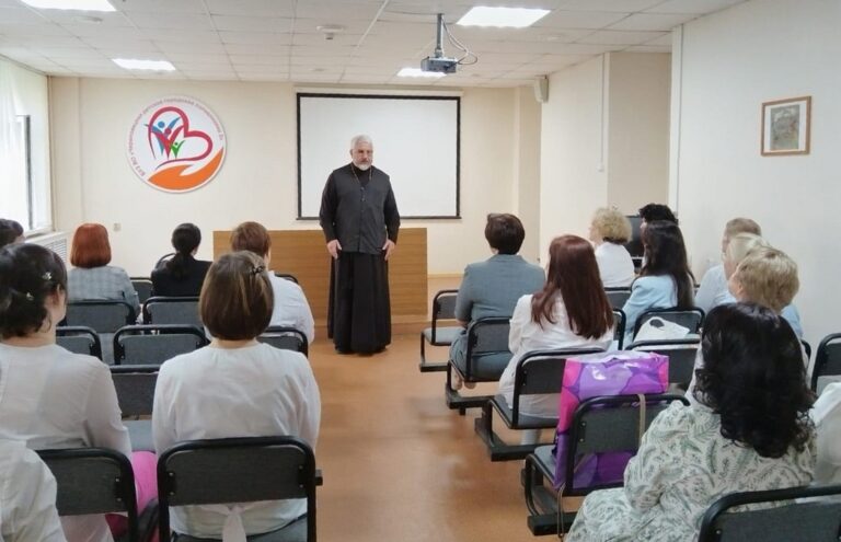 Продолжается взаимодействие Череповецкой епархии с медицинскими учреждениями города Череповца