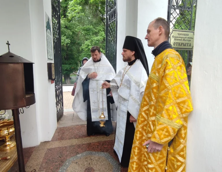 В День памяти Владимирской иконы Божией Матери в одноименной часовне вологжане помолились перед чтимым образом