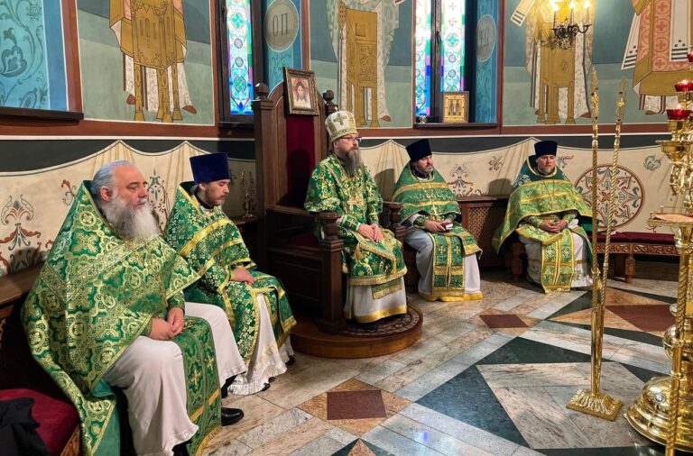 В Череповце почтили память всех святых, в земле Череповецкой просиявших