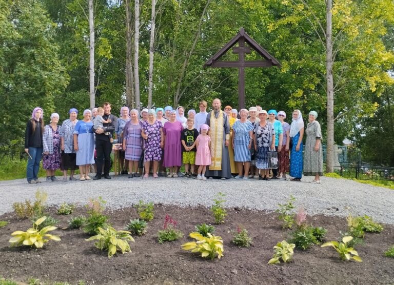 На месте разрушенного храма в деревне Бурдуково Вологодского района состоялись богослужения