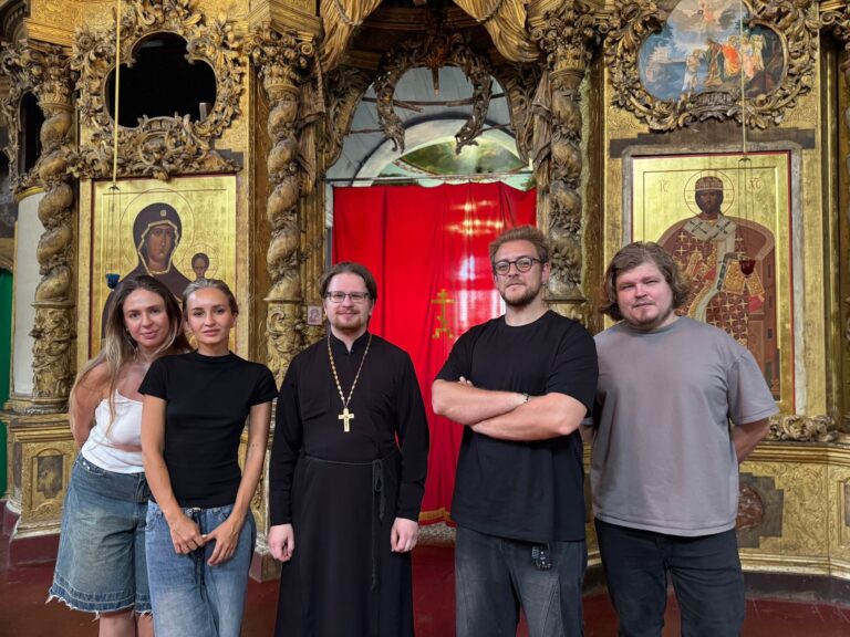 Популярный в нашей стране музыкальный дуэт познакомился с Димитриевским храмом города Вологды