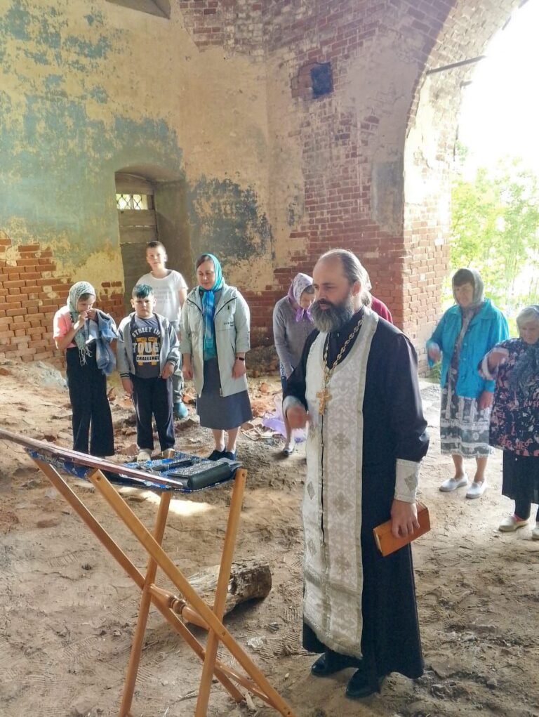 Приглашаем на субботник к храму святителя Николая в д. Ворониха (Осташево) Верховажского муниципального округа Вологодской области