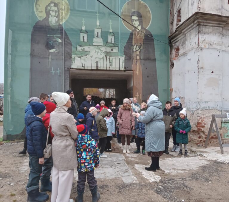 Ученики воскресной школы храма Покрова Пресвятой Богородицы на Козлене посетили Свято-Духов монастырь