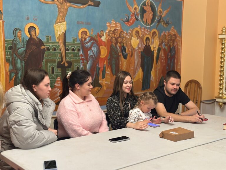 «Осуждение и как с ним бороться» — такую тему обсудили участники молодежного клуба Лазаревского храма на очередной воскресной встрече