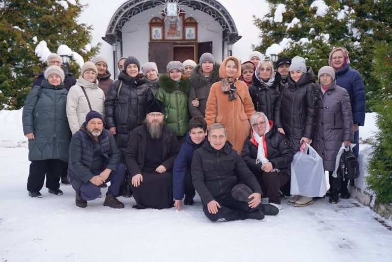 Семьи погибших участников СВО из Череповца совершили поездку в Сизьму