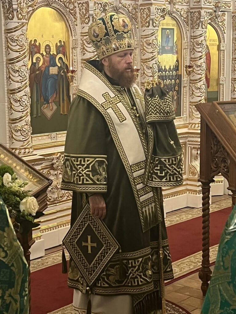 Престольный праздник нижнего храмового придела торжественно отпраздновали в вологодском Воскресенском кафедральном соборе